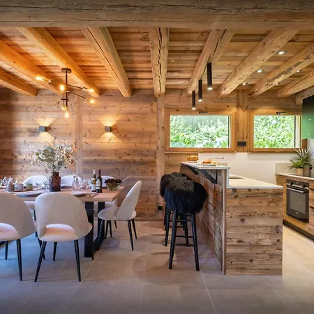 Tinatha - Ovo Network Chalet *