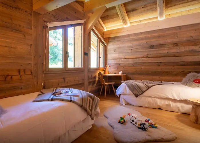 Tinatha - Ovo Network Chalet